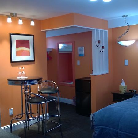 Miami Motel Канандейгуа Экстерьер фото
