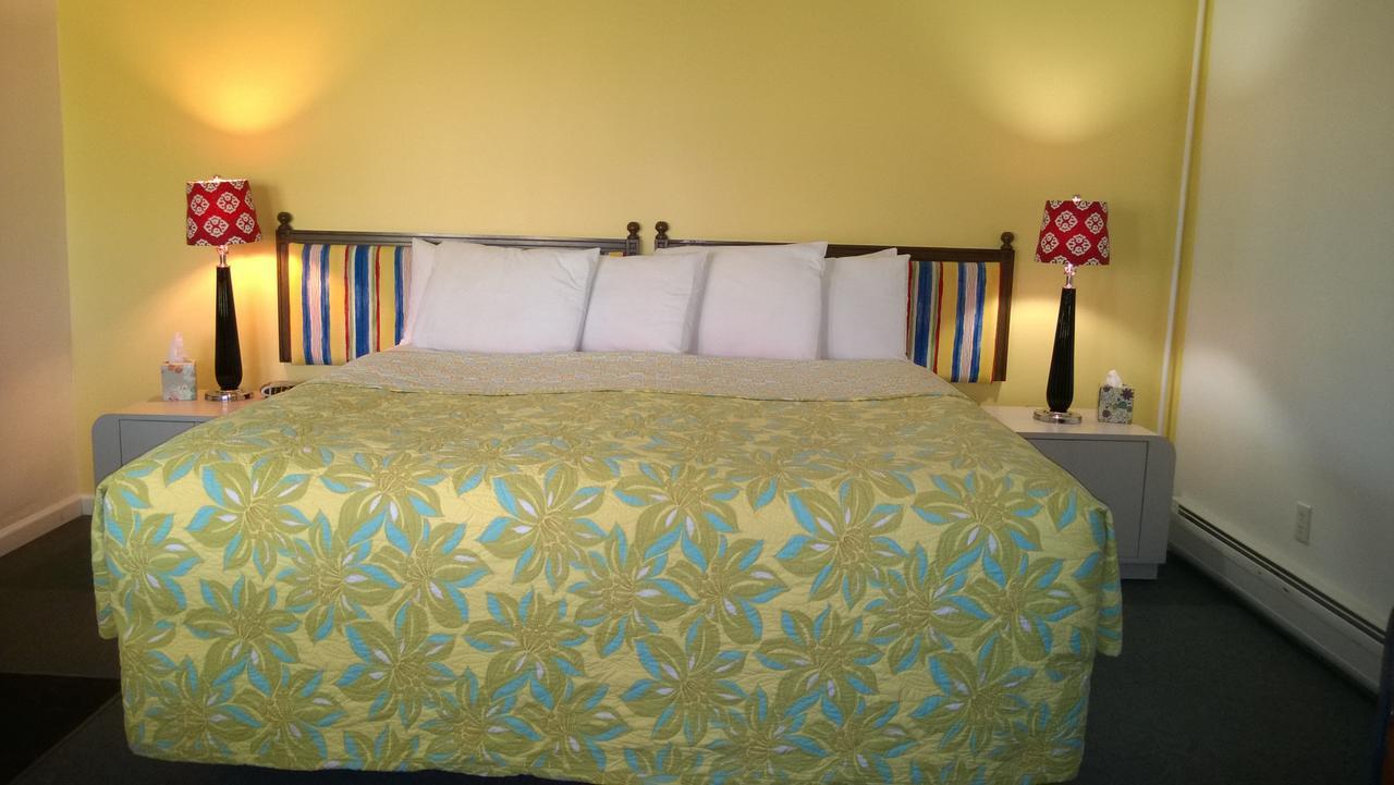 Miami Motel Канандейгуа Экстерьер фото